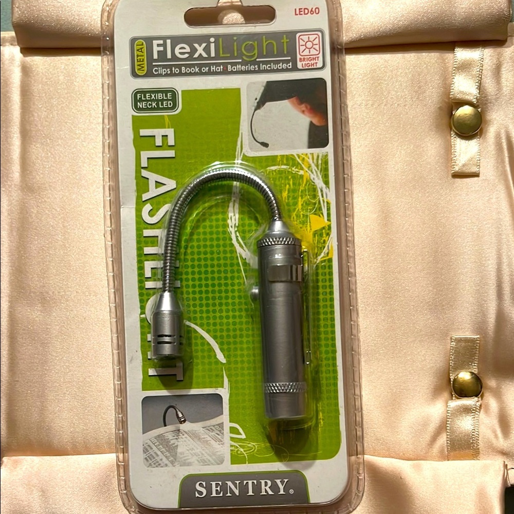 3/$18 Sentry FlexiLight LED60 Flashlight/bore light brand new